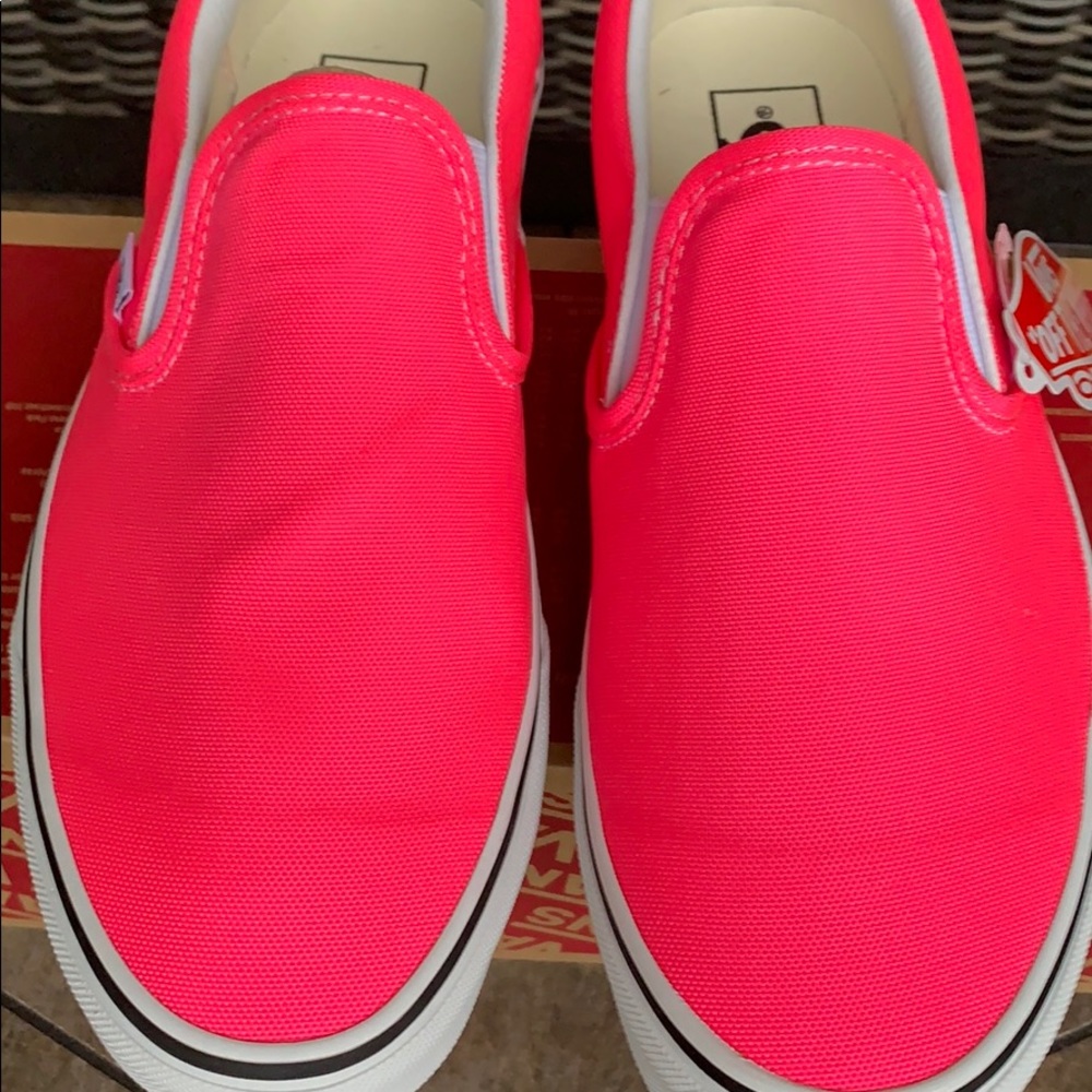 VANS CLASSIC SLIP ON NEON Knockout Pink/Tr Wht WMN - Picture 7 of 16